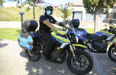 /media/noticias/fotos/pr/2020/08/24/la-policia-local-de-boadilla-cuenta-con-dos-nuevas-motos-electricas-para-patrullar-en-zonas-verdes_thumb.jpg