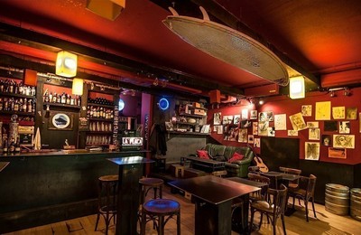/media/noticias/fotos/pr/2020/10/16/2020-10-16-discotecas-y-bares-de-copas-de-madrid-se-transforman-en-bares-restaurantes-y-cafeterias_thumb.jpg