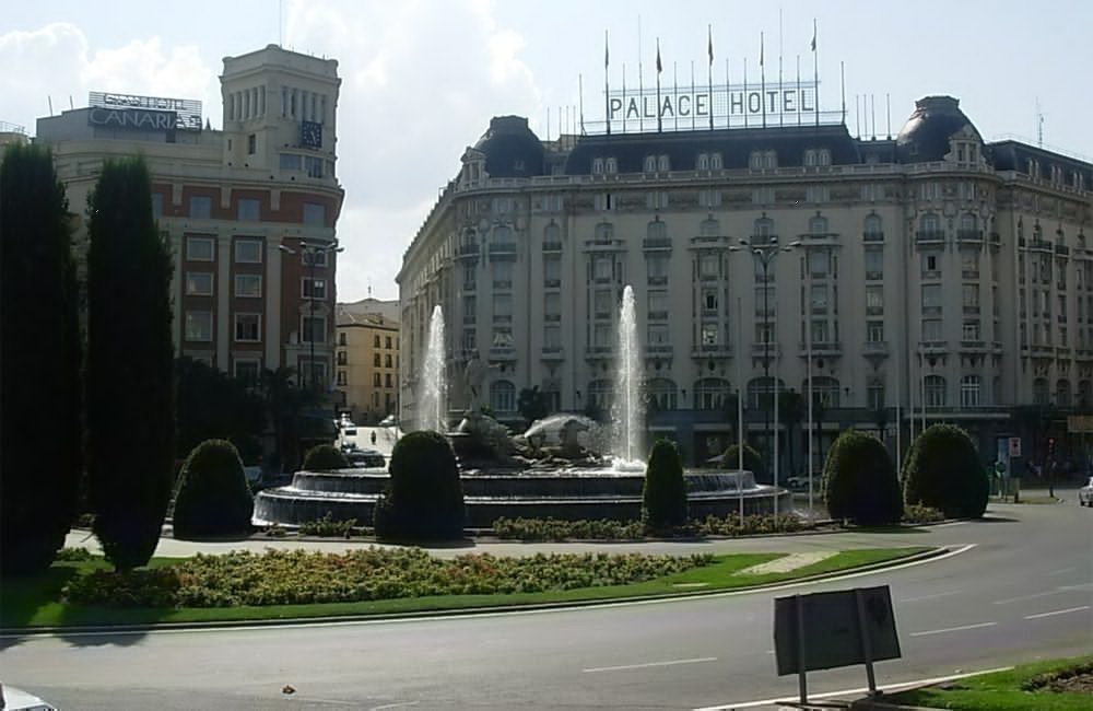 Plaza de Cánovas del Castillo