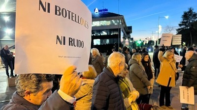 concentraron pacíficamente frente al Centro Comercial Zielo