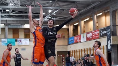 jugadores del CB Majadahonda y del Veritas Pozuelo