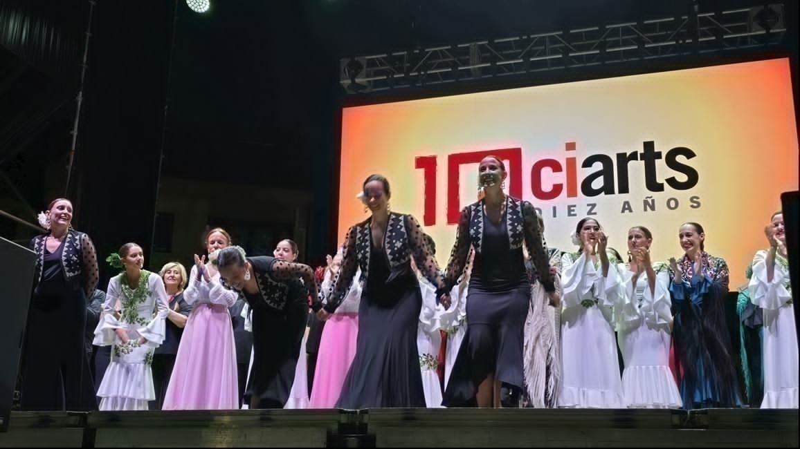 bailaoras en el escenario