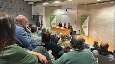 /media/noticias/fotos/pr/2025/11/28/vox-pozuelo-charla-tasa-basuras_thumb.jpg
