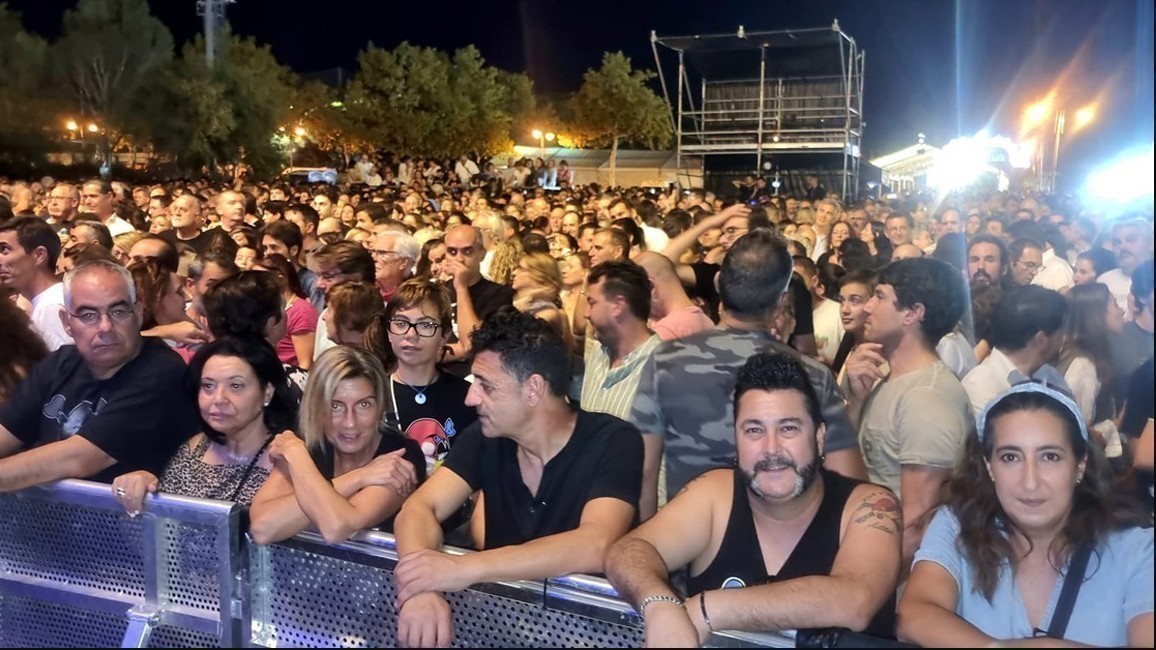Gente en concierto