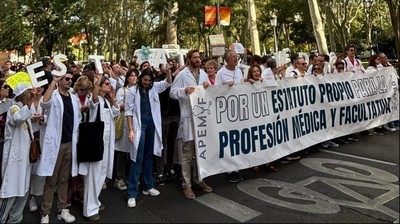 /media/noticias/fotos/pr/2026/01/09/medicos-en-una-manifestacion_thumb.jpg