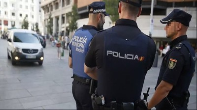 Policías