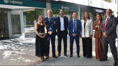 De izquierda a derecha: María del Pilar Castellanos, directora de Zona Madrid Norte de Cajamar; José Antonio Montero, director territorial de Cajamar en Madrid; Óscar Sanz, director de la oficina de Cajamar en Pozuelo de Alarcón; Jesús Vargas, subdirector