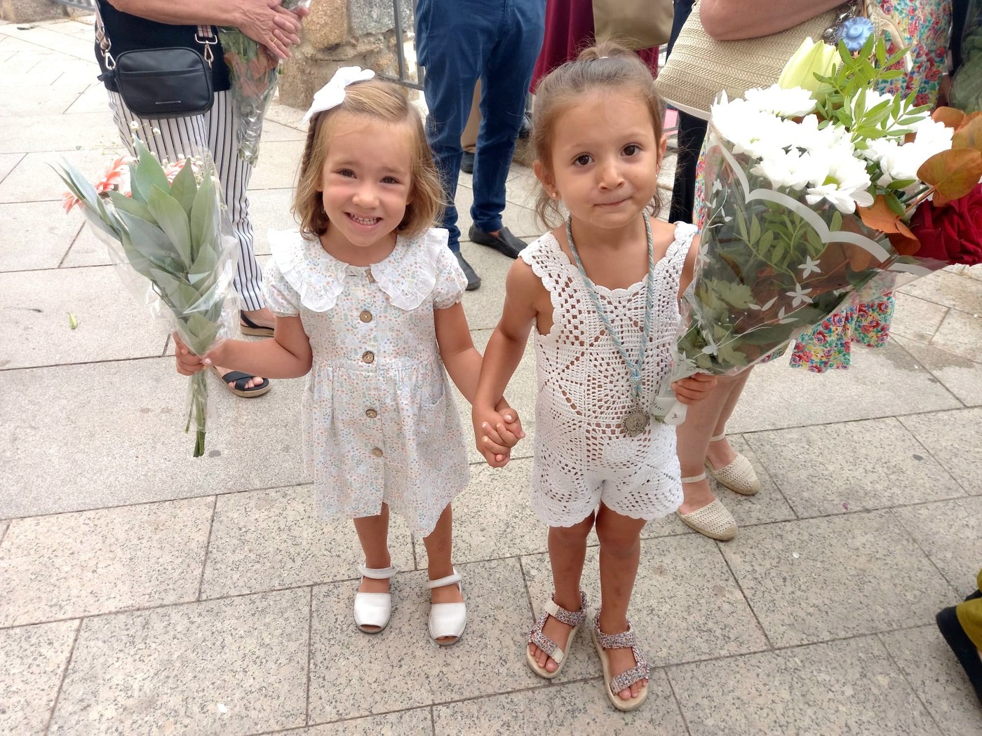 Ofrenda floral a la Virgen