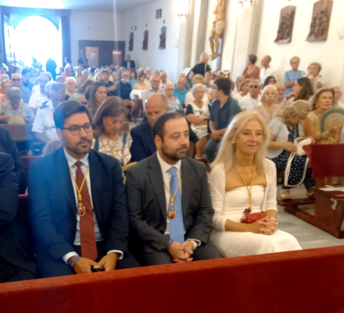 Ofrenda floral a la Virgen