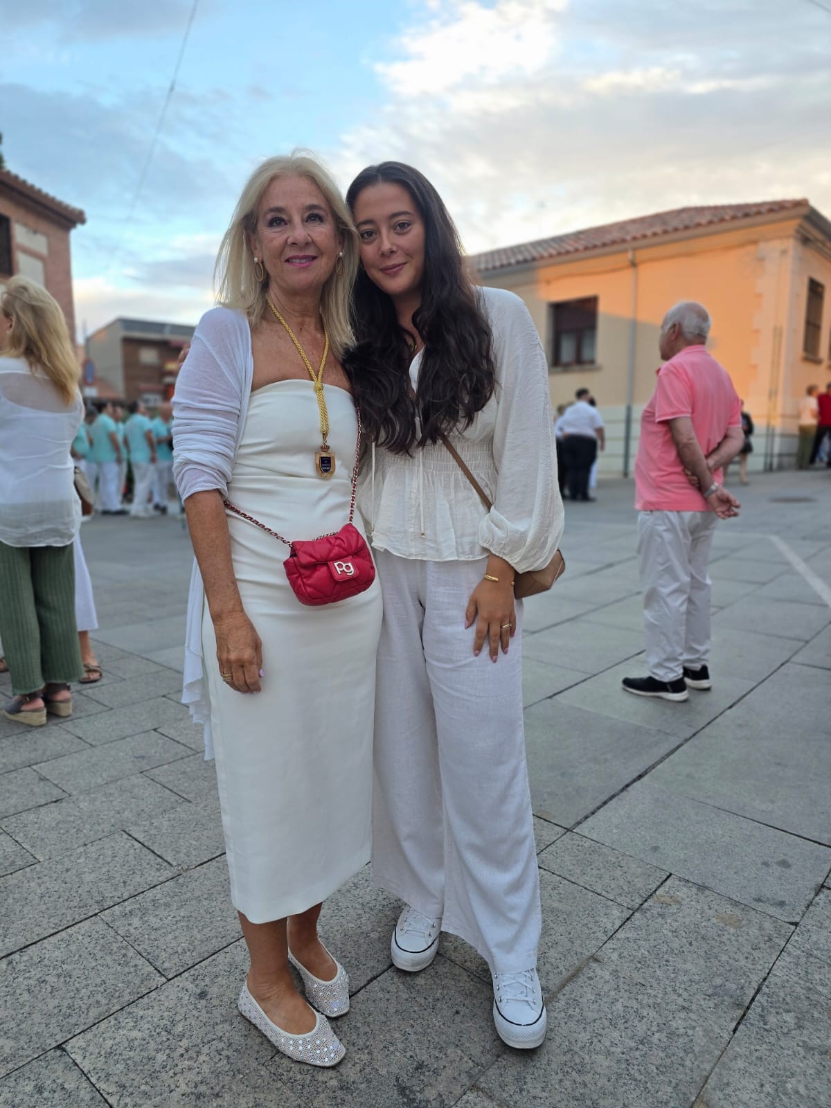 Solemne procesión en honor a Nuestra Señora de la Consolación Coronada en Pozuelo