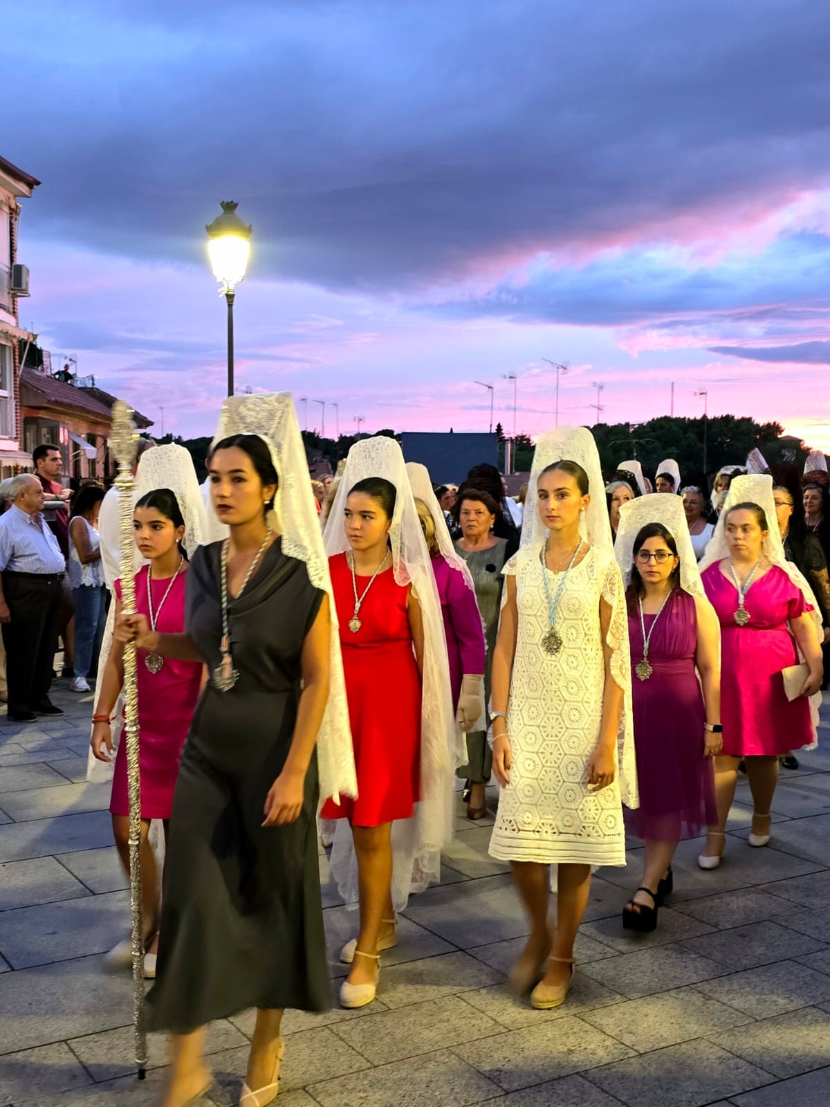 Solemne procesión en honor a Nuestra Señora de la Consolación Coronada en Pozuelo