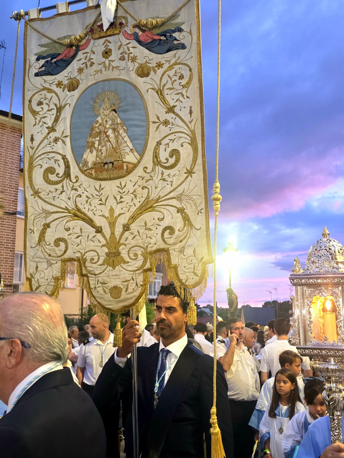 Solemne procesión en honor a Nuestra Señora de la Consolación Coronada en Pozuelo
