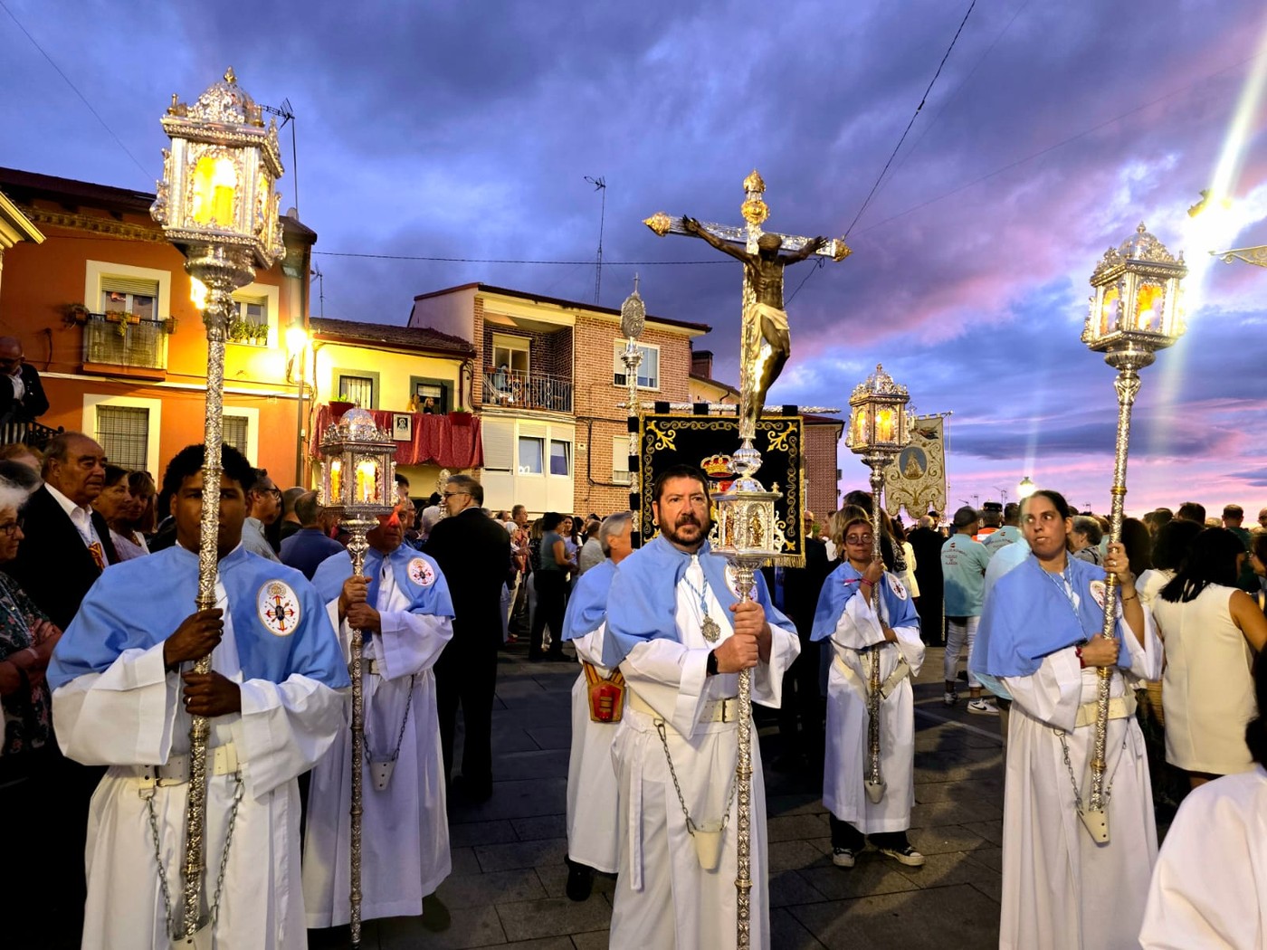 Solemne procesión en honor a Nuestra Señora de la Consolación Coronada en Pozuelo