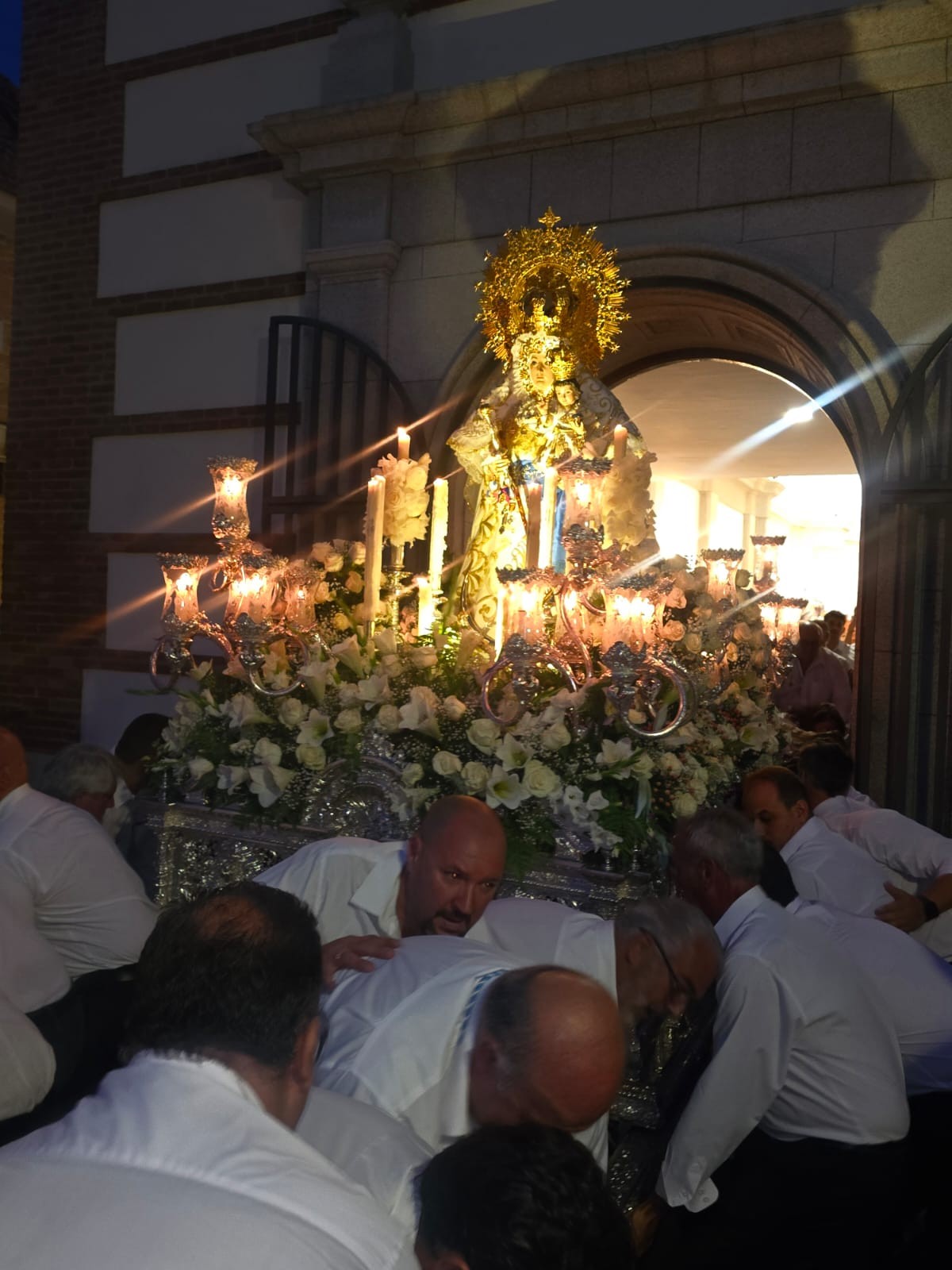 Solemne procesión en honor a Nuestra Señora de la Consolación Coronada en Pozuelo