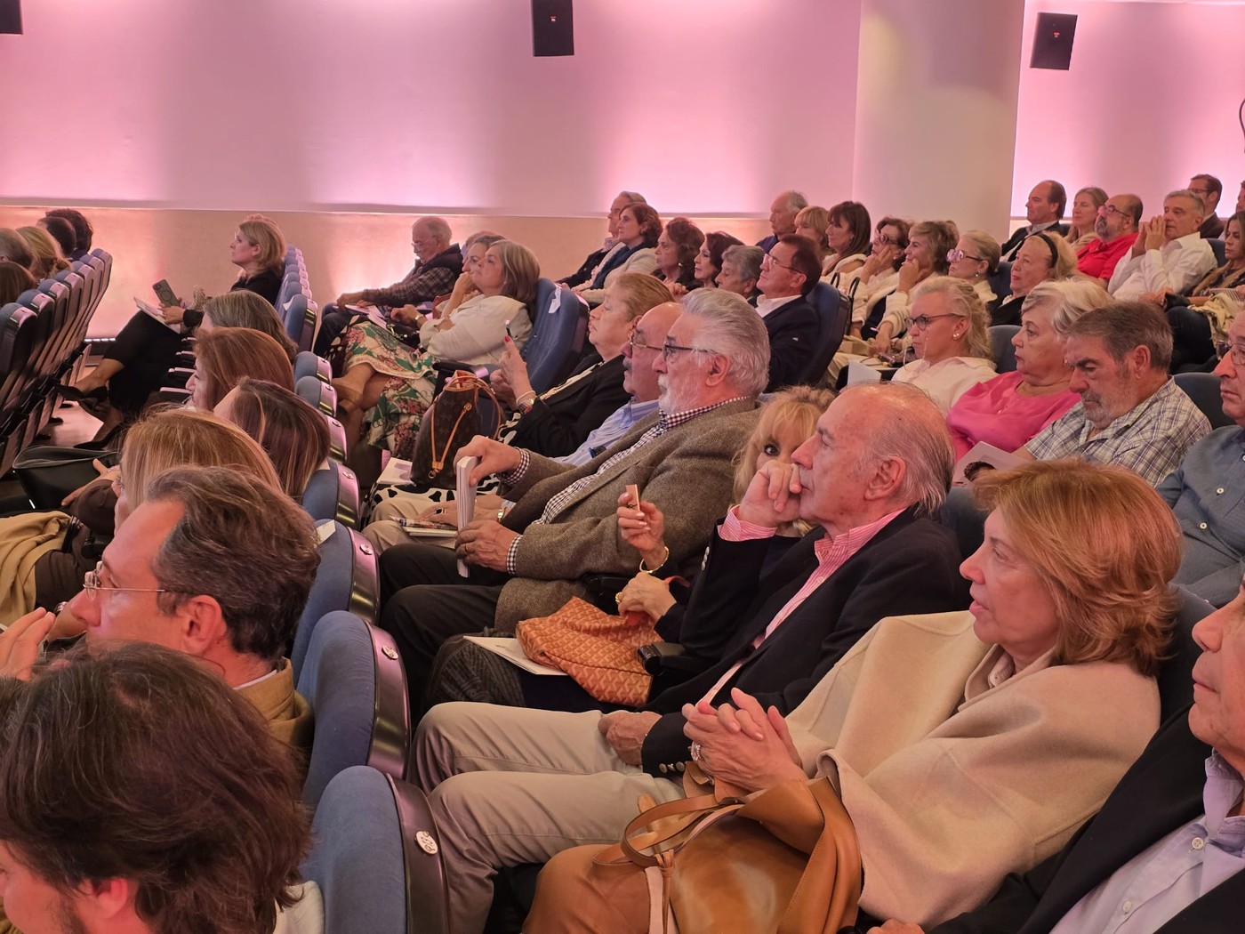 inauguración de la exposición fotográfica ´Letizia, de Princesa a Reina´ en el Centro Cultural MIRA