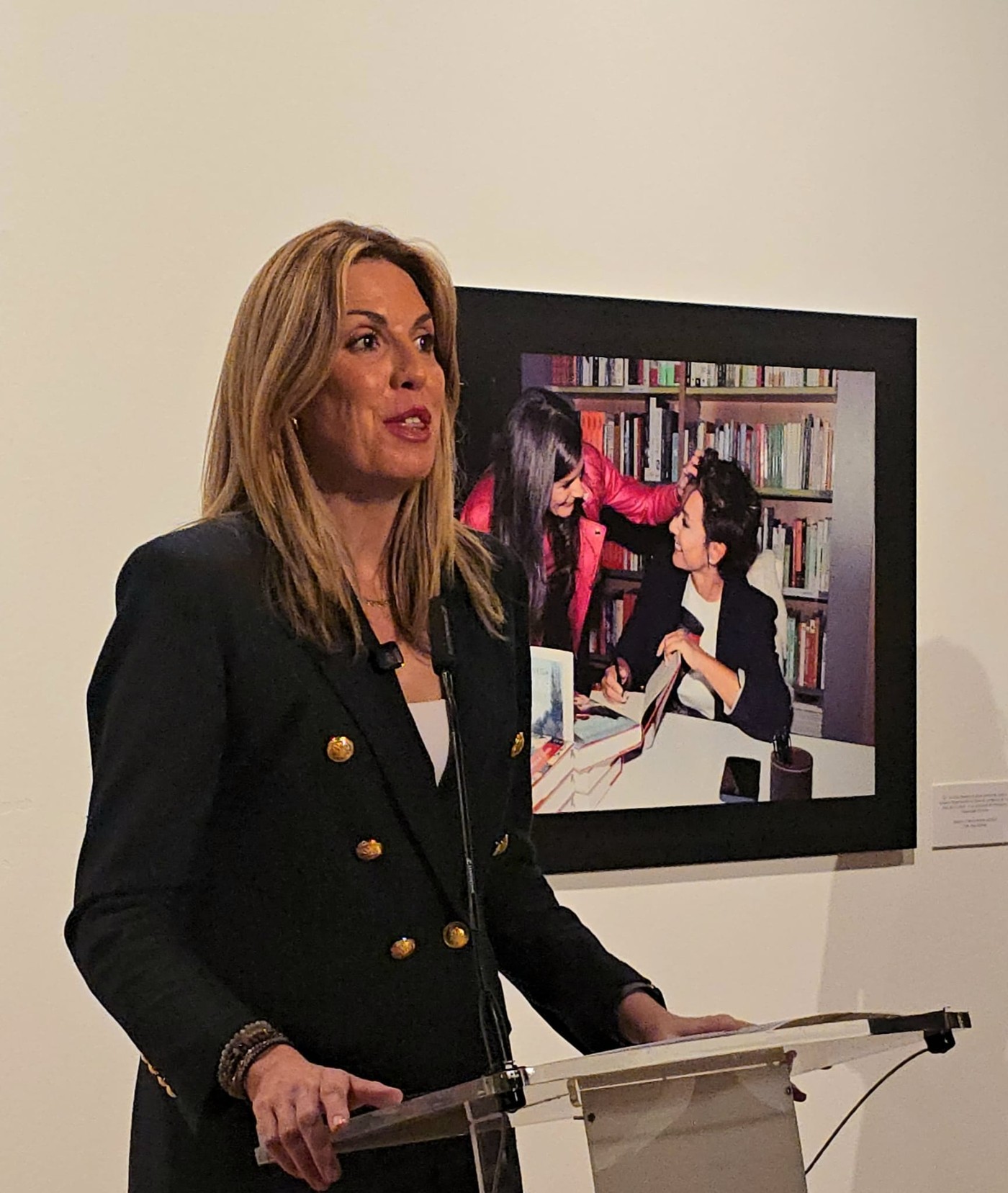 inauguración de la exposición fotográfica ´Letizia, de Princesa a Reina´ en el Centro Cultural MIRA