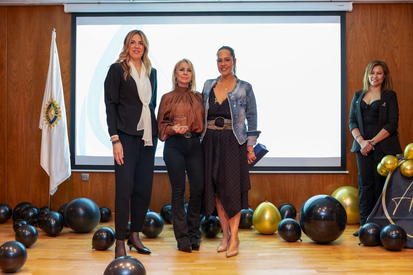 Entrega de IV Premios Mujer Empresaria ASIMPEA en Pozuelo