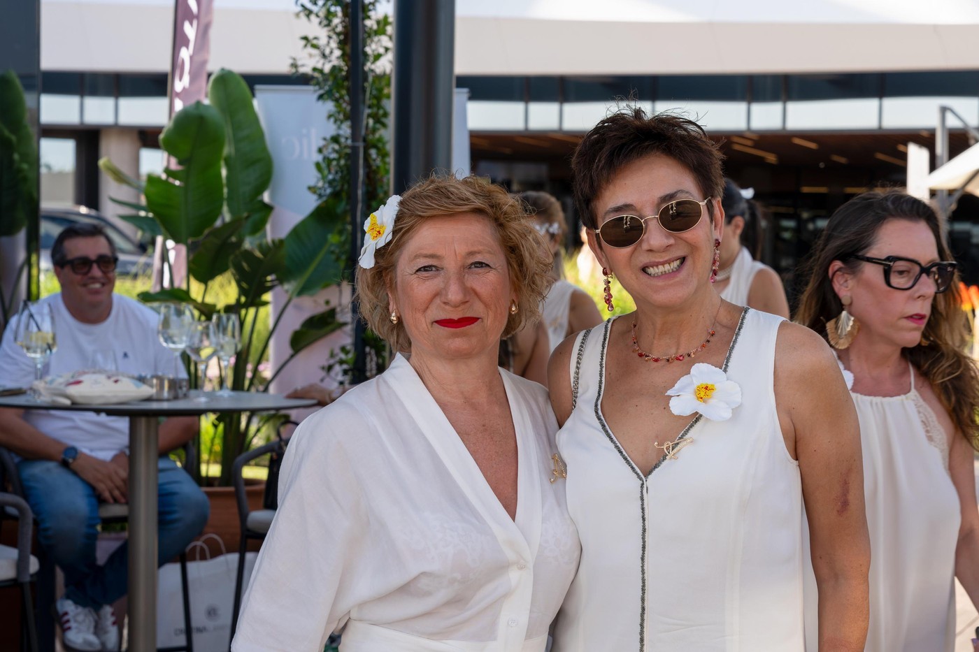 Empresarias en Pozuelo de Alarcón en la Fiesta de Blanco de ASIMPEA