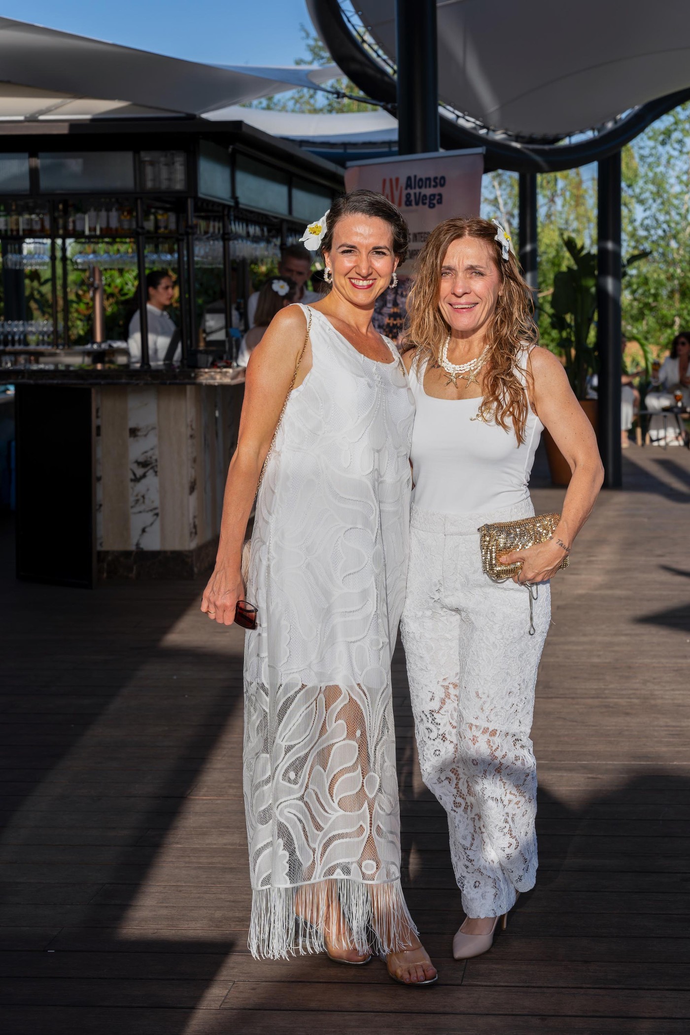 Empresarias en Pozuelo de Alarcón en la Fiesta de Blanco de ASIMPEA