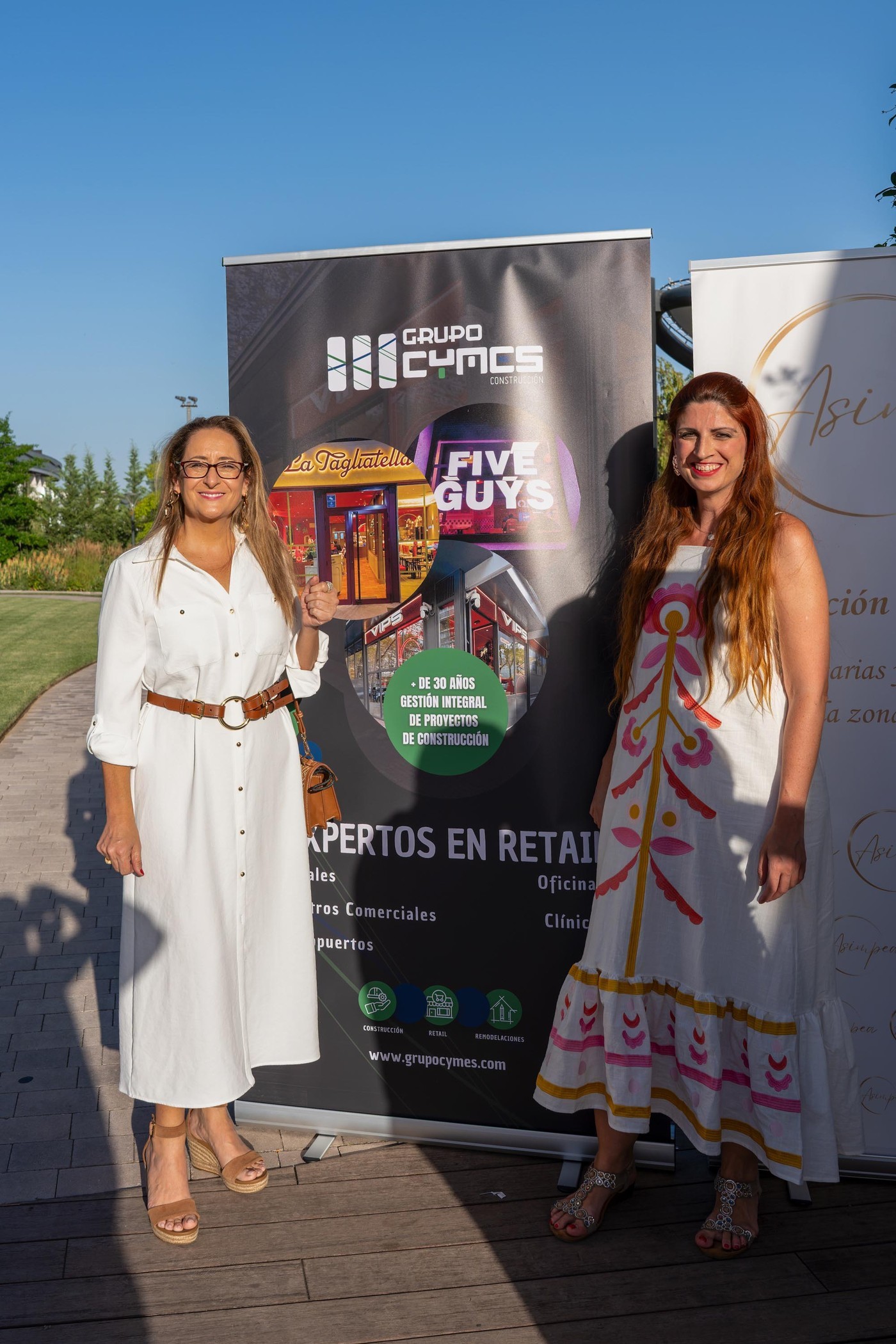 Empresarias en Pozuelo de Alarcón en la Fiesta de Blanco de ASIMPEA