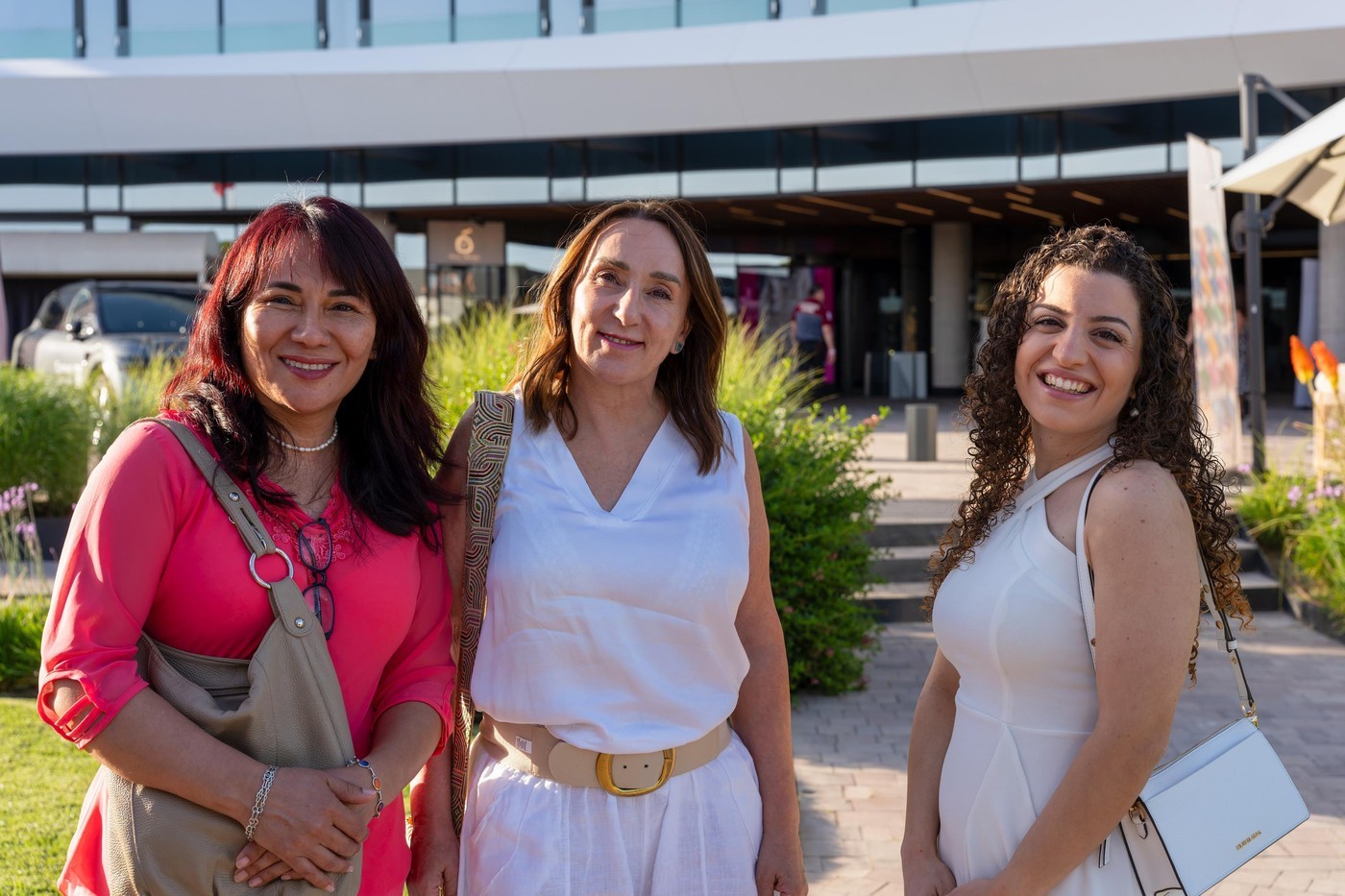 Empresarias en Pozuelo de Alarcón en la Fiesta de Blanco de ASIMPEA