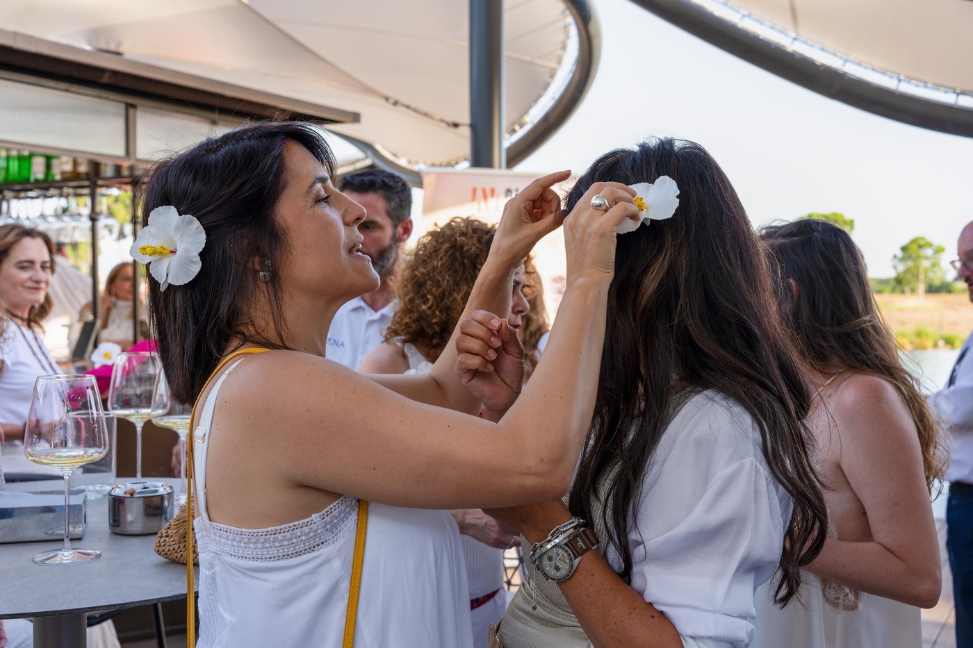 Empresarias en Pozuelo de Alarcón en la Fiesta de Blanco de ASIMPEA