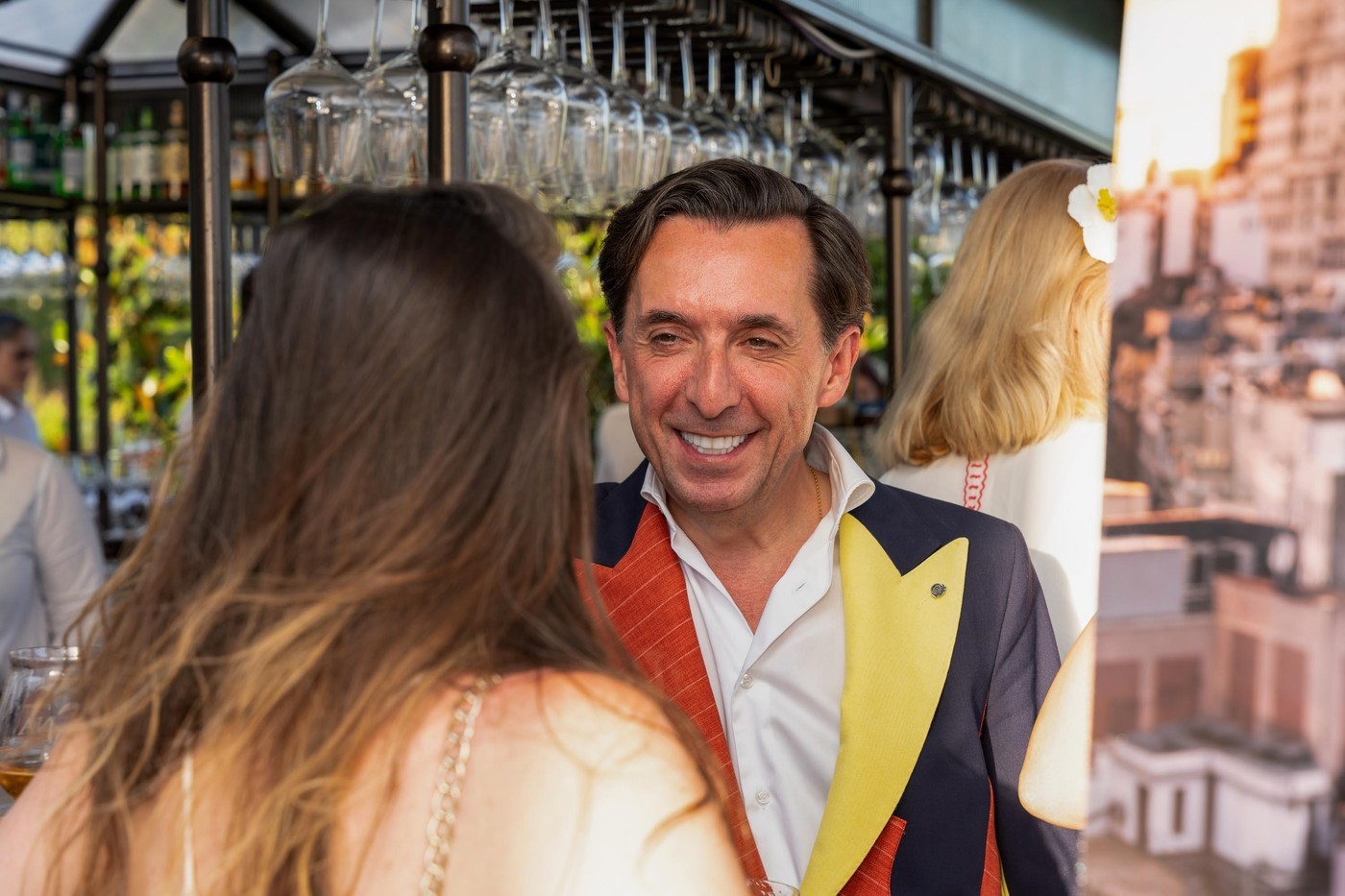 Empresarias en Pozuelo de Alarcón en la Fiesta de Blanco de ASIMPEA
