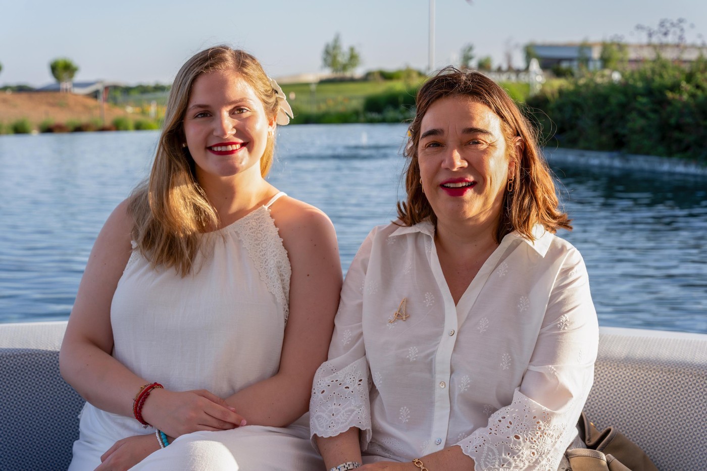 Empresarias en Pozuelo de Alarcón en la Fiesta de Blanco de ASIMPEA