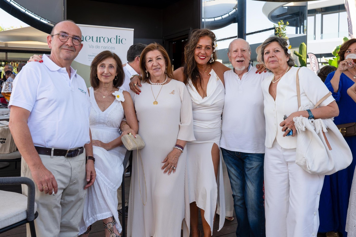 Empresarias en Pozuelo de Alarcón en la Fiesta de Blanco de ASIMPEA