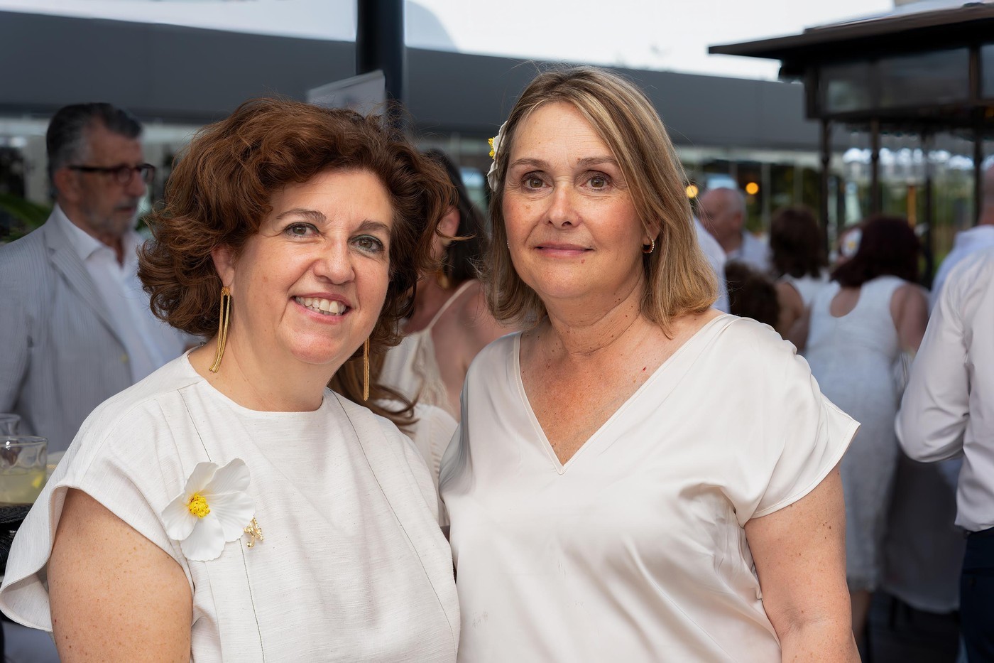 Empresarias en Pozuelo de Alarcón en la Fiesta de Blanco de ASIMPEA