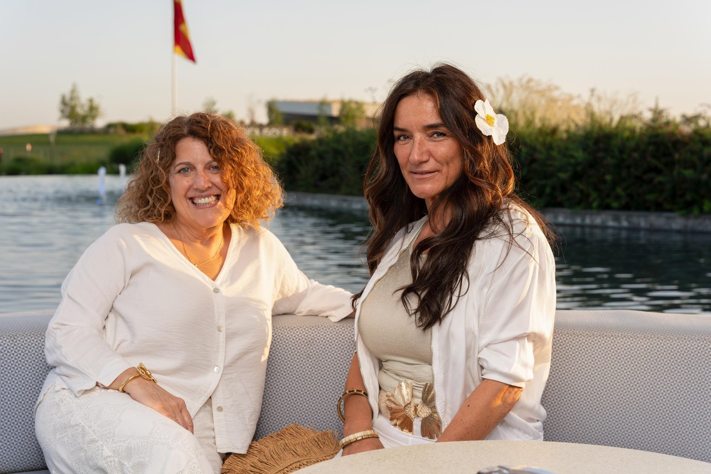 Empresarias en Pozuelo de Alarcón en la Fiesta de Blanco de ASIMPEA
