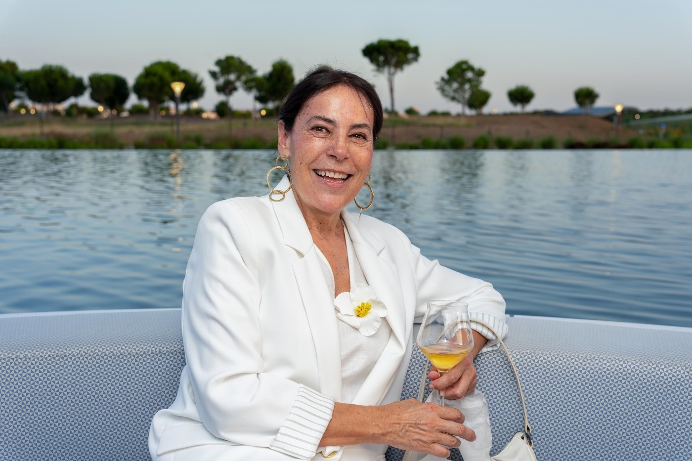 Empresarias en Pozuelo de Alarcón en la Fiesta de Blanco de ASIMPEA