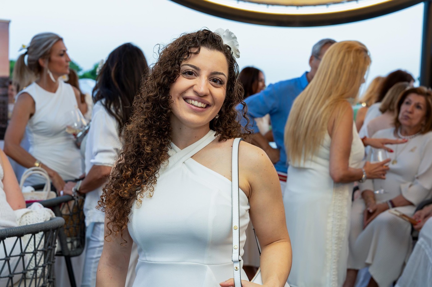 Empresarias en Pozuelo de Alarcón en la Fiesta de Blanco de ASIMPEA