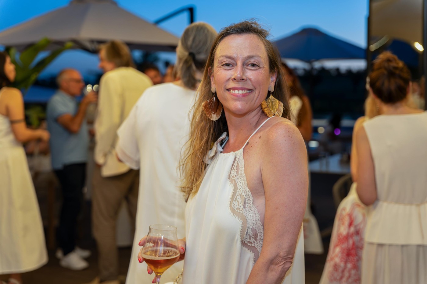 Empresarias en Pozuelo de Alarcón en la Fiesta de Blanco de ASIMPEA