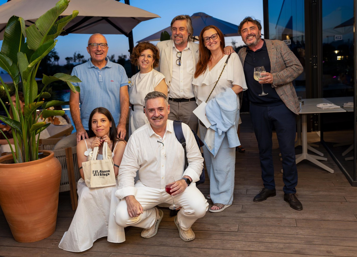 Empresarias en Pozuelo de Alarcón en la Fiesta de Blanco de ASIMPEA