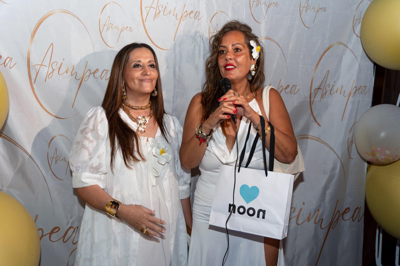 Empresarias en Pozuelo de Alarcón en la Fiesta de Blanco de ASIMPEA