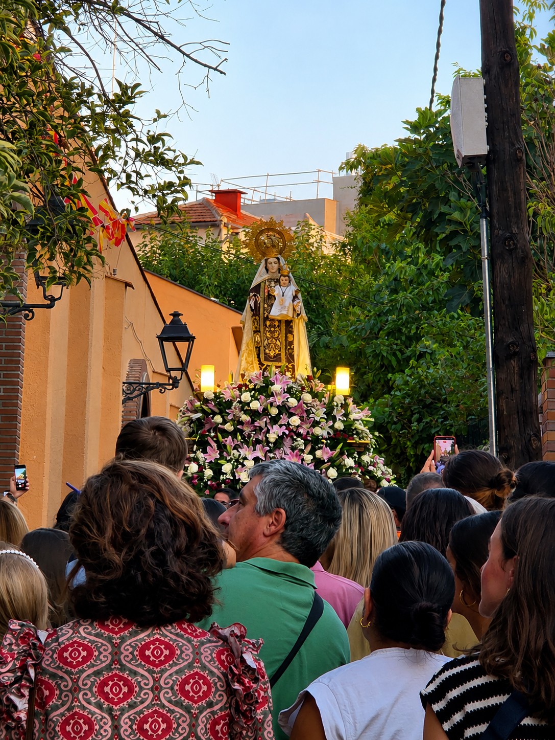Procesión en honor de Nuestra Señora del Carmen en Pozuelo de Alarcón
