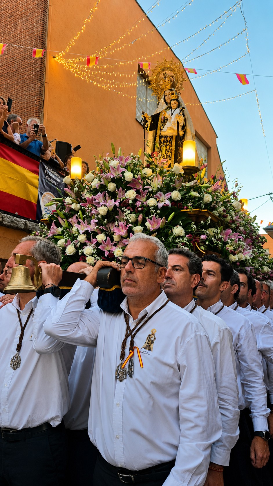 Procesión en honor de Nuestra Señora del Carmen en Pozuelo de Alarcón