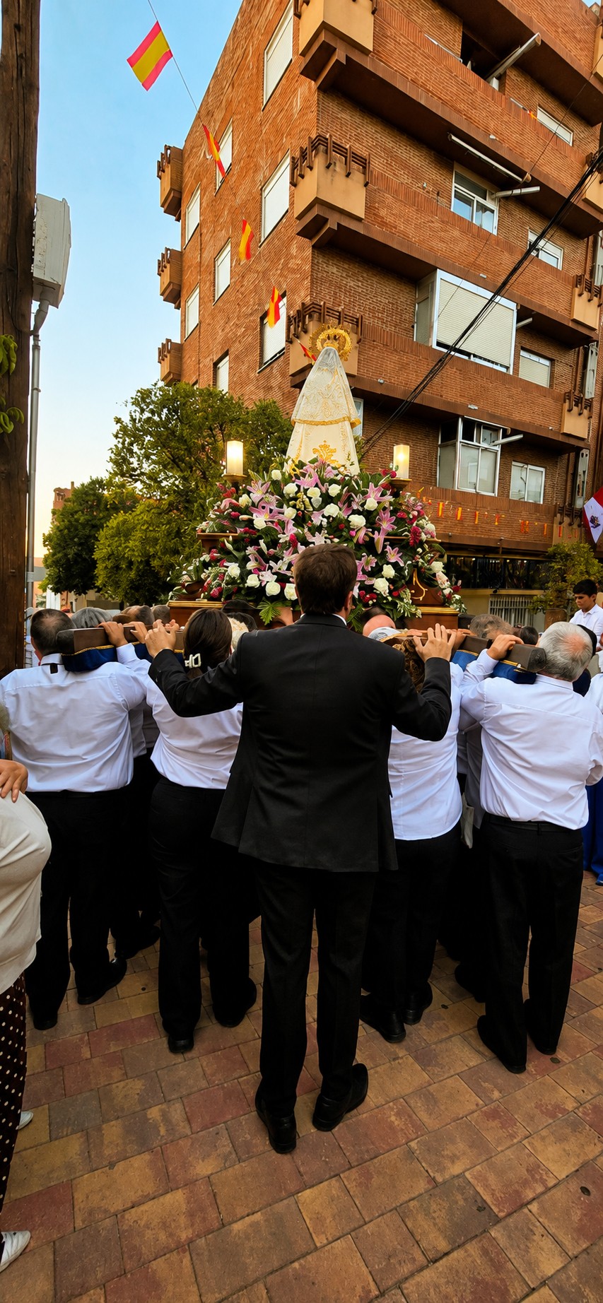 Procesión en honor de Nuestra Señora del Carmen en Pozuelo de Alarcón