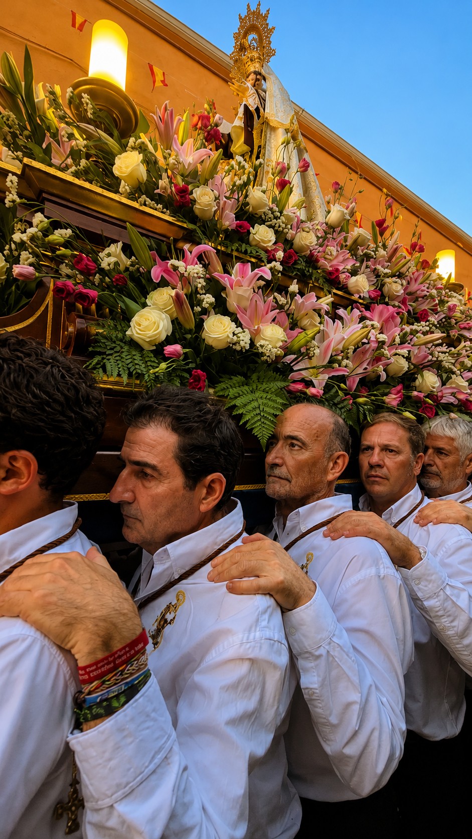 Procesión en honor de Nuestra Señora del Carmen en Pozuelo de Alarcón
