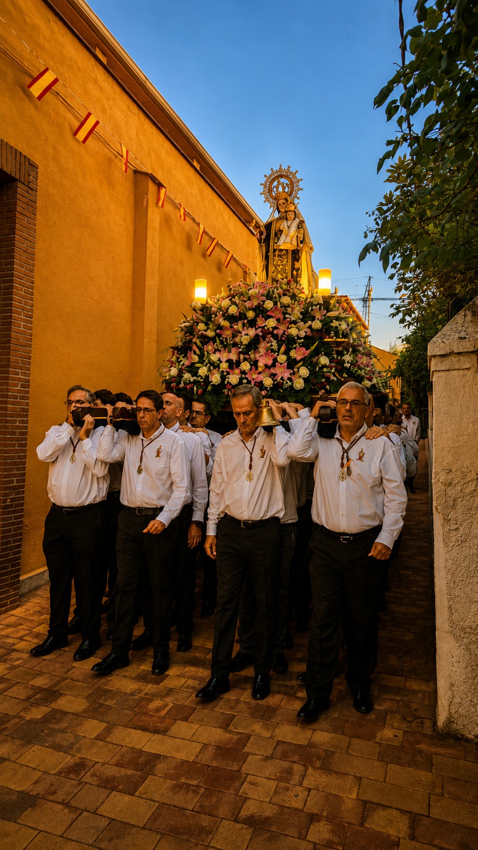 Procesión en honor de Nuestra Señora del Carmen en Pozuelo de Alarcón