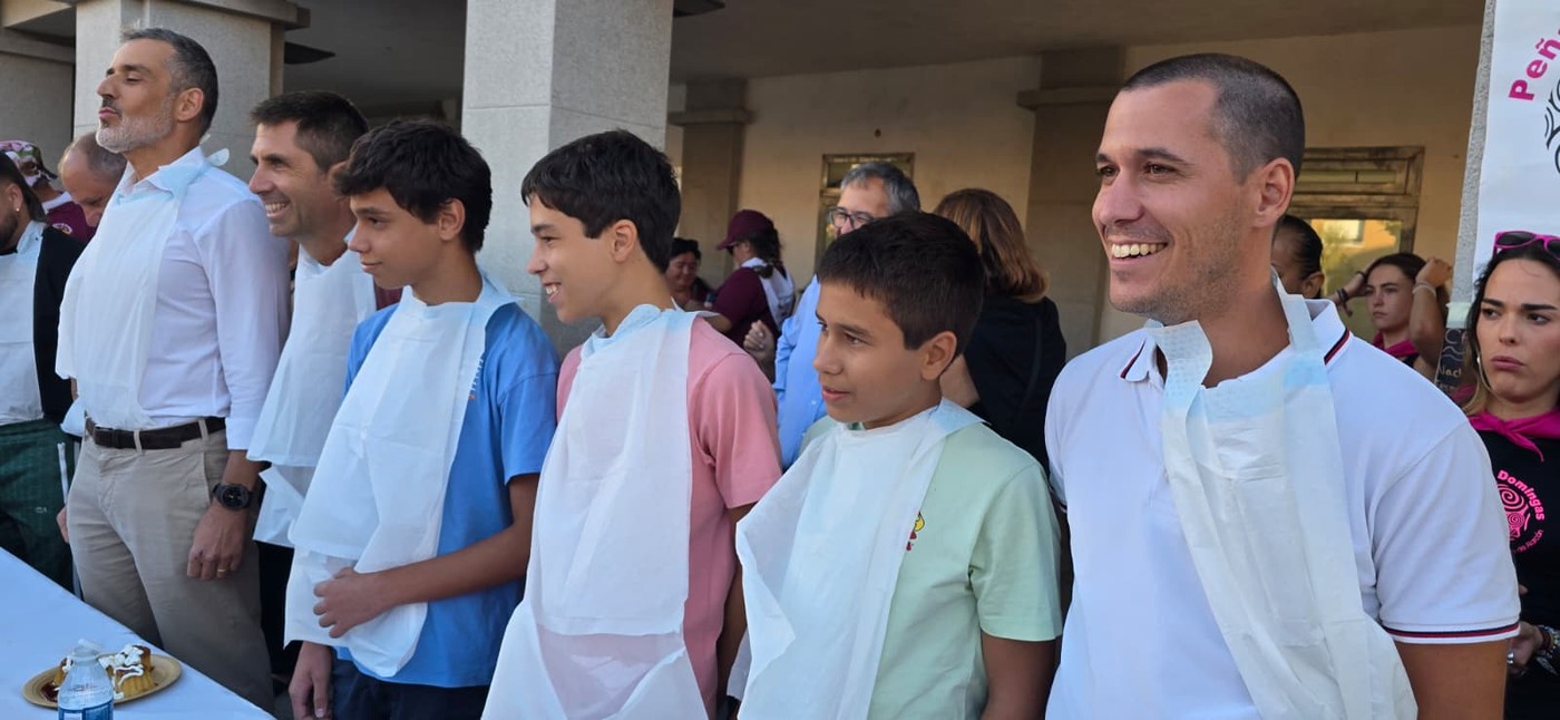 Concurso de comer flanes en Pozuelo