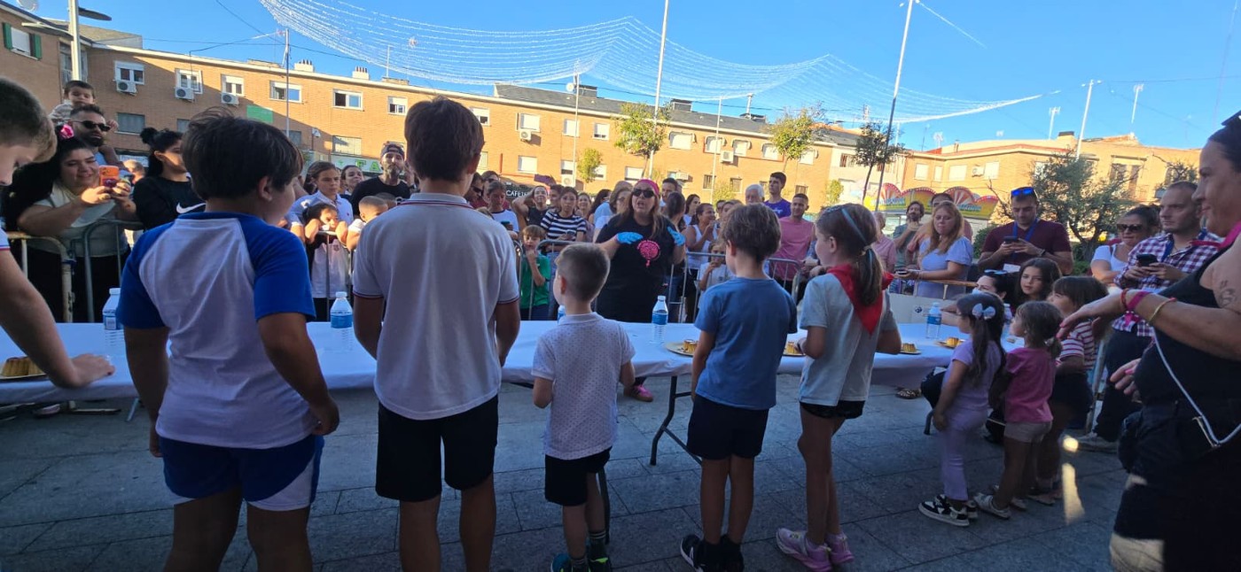 Concurso de comer flanes en Pozuelo