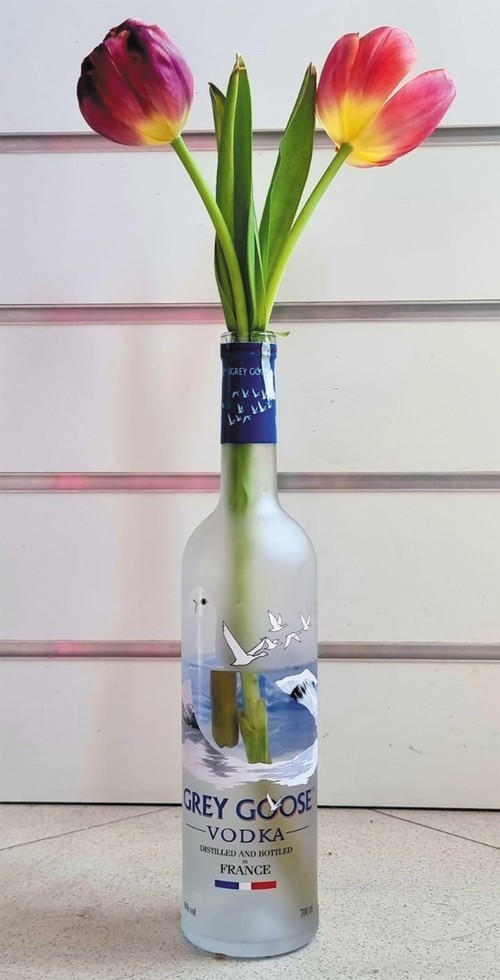 /media/revistas/articulos/fotos/pr/2024/03/12/vodka-tulipanes_thumb.jpg